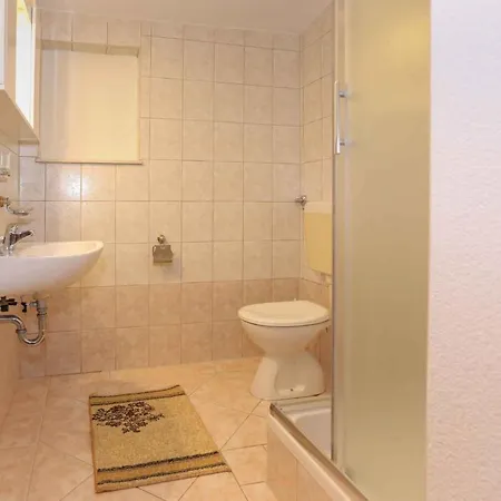 Apartment Rogoznica 1 *