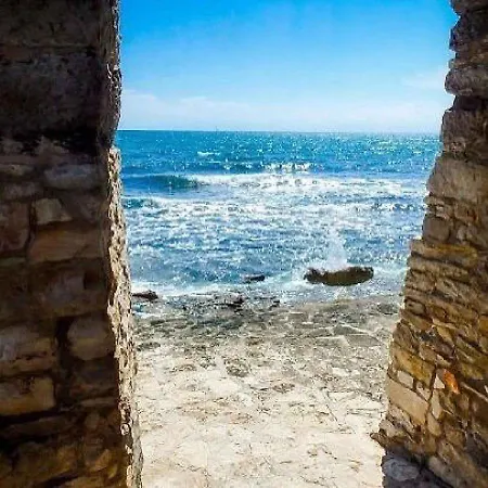 1 * Rogoznica (Sibenik-Knin)