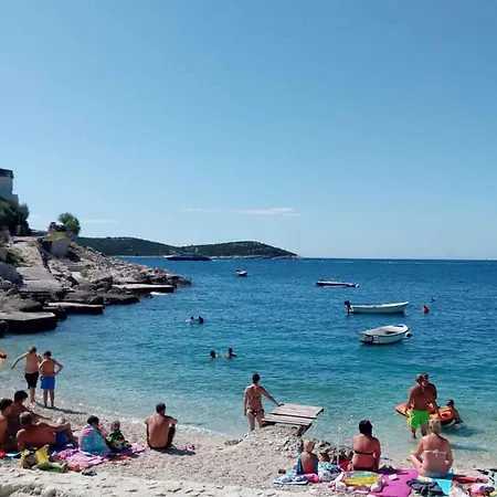 Διαμέρισμα 1 *