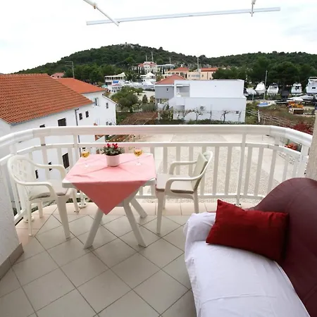1 Apartment
