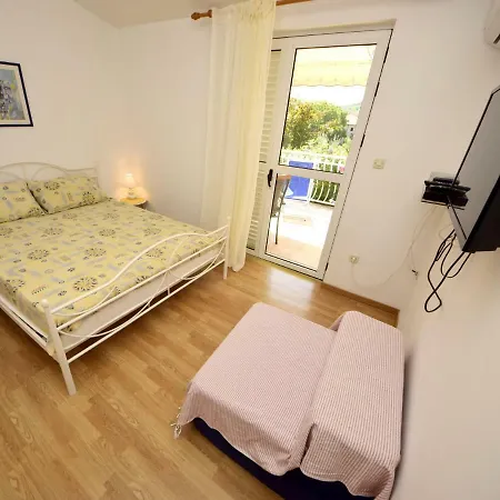 1 Apartamento Rogoznica (Sibenik-Knin)