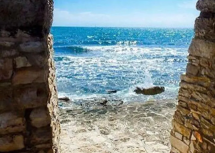 1 * Rogoznica (Sibenik-Knin)